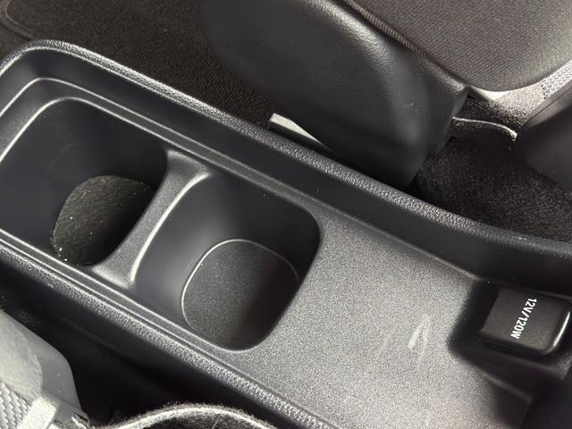 アクア Ｘ　Ｚ　ラフィネ仕様　純正　ディズプレイオーディオ　ナビ機能なし　レーダークルーズコントロール　バックカメラ　コーナーセンサー　ＬＥＤヘッドライト　オートマチックハイビーム　ＥＴＣ　衝突軽減システム（41枚目）