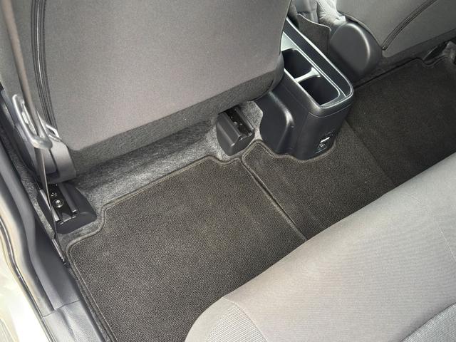 アクア Ｘ　Ｚ　ラフィネ仕様　純正　ディズプレイオーディオ　ナビ機能なし　レーダークルーズコントロール　バックカメラ　コーナーセンサー　ＬＥＤヘッドライト　オートマチックハイビーム　ＥＴＣ　衝突軽減システム（59枚目）