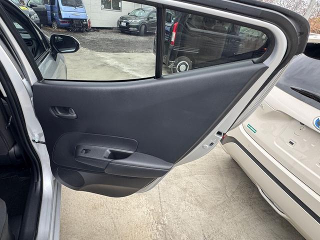 アクア Ｘ　Ｚ　ラフィネ仕様　純正　ディズプレイオーディオ　ナビ機能なし　レーダークルーズコントロール　バックカメラ　コーナーセンサー　ＬＥＤヘッドライト　オートマチックハイビーム　ＥＴＣ　衝突軽減システム（60枚目）