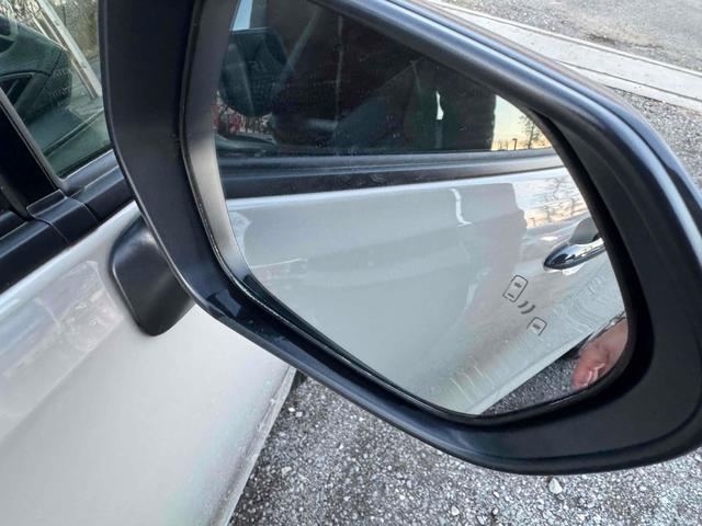 アクア Ｚ　ラフィネ　ＥＴＣ　全周囲カメラ　ナビ　クリアランスソナー　ＢＳＭ　クルーズコントロール　レーンアシスト　パークアシスト　アルミホイール　オートマチックハイビーム　オートライト　パワーシート　スマートキー（12枚目）