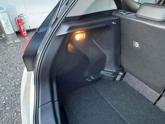 アクア Ｚ　ラフィネ　ＥＴＣ　全周囲カメラ　ナビ　クリアランスソナー　ＢＳＭ　クルーズコントロール　レーンアシスト　パークアシスト　アルミホイール　オートマチックハイビーム　オートライト　パワーシート　スマートキー（68枚目）