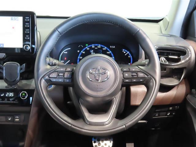 ヤリスクロス ハイブリッドＺ　メモリーナビ　ミュージックプレイヤー接続可　バックカメラ　衝突被害軽減システム　ＥＴＣ　ＬＥＤヘッドランプ　ワンオーナー　記録簿（5枚目）