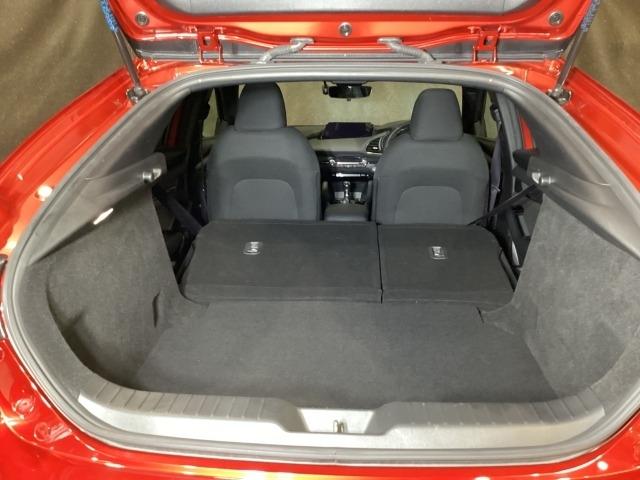 ＭＡＺＤＡ３ファストバック １．５　１５Ｓ　ツーリング　６ＭＦ　フルセグテレビ　レーンアシスト　アダプティブクルーズ　ワンオーナ　コーナーセンサー　ＤＶＤ　ＥＴＣ車載器　ＵＳＢ接続　ＬＥＤヘッド　記録簿　横滑り防止システム　ドライブレコーダー　イモビ（12枚目）