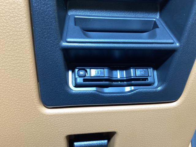 ＣＸ－６０ ２．５　ＰＨＥＶ　プレミアム　スポーツ　４ＷＤ　アダプティブクルーズコントロール　アラウンドビューモニター　オートライト　フルセグＴＶ　ＢＴ　ＬＥＤヘッド　シートヒーター　ＥＴＣ　サンルーフ　電動シート　本革シート　クリアランスソナー　ＵＳＢ（28枚目）