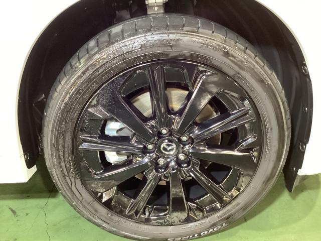 ＣＸ－６０ ２．５　ＰＨＥＶ　プレミアム　スポーツ　４ＷＤ　アダプティブクルーズコントロール　アラウンドビューモニター　オートライト　フルセグＴＶ　ＢＴ　ＬＥＤヘッド　シートヒーター　ＥＴＣ　サンルーフ　電動シート　本革シート　クリアランスソナー　ＵＳＢ（35枚目）