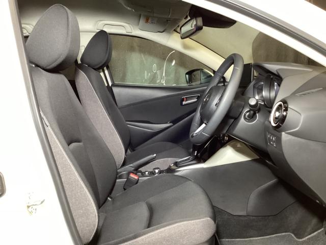 ＭＡＺＤＡ２ １．５　１５ＢＤ　ｉ　セレクション　４ＷＤ　３６０度ビューモニター　ＥＴＣ　オートライト　ＬＥＤ　シートヒーター（7枚目）