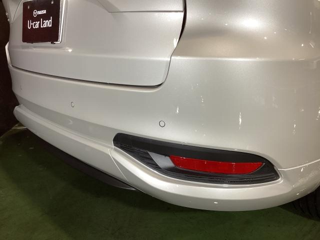 �t�����g�A���A�o���p�[�ɂ͏�Q���ւ̐ڋ߂��A���[�����Œm�点�Ă����p�[�L���O�Z���T�[����������Ă��܂��B