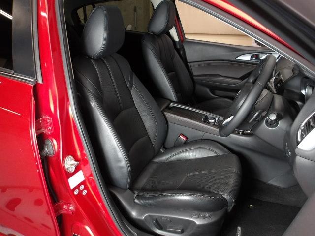 アクセラスポーツ ２．２　２２ＸＤ　Ｌパッケージ　ディーゼルターボ　本革シート　サンルーフ　ナビ　地デジ　ＤＶＤ再生　レーダークルーズ　ＡＬＨ　レーンキープアシスト　ＢＳＭ　ステアリングヒーター　ＥＴＣ　１オーナー　ＬＫＡ　運転席パワーシート　ＡＣＣ　Ｂカメラ　エアロ（7枚目）