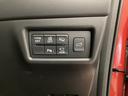 各種機能の切替スイッチは運転席パネル下に集約されています。任意で切り替え可能なため状況に合わせてお使いください。