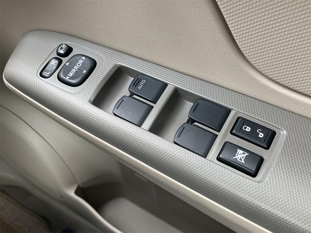 ステラ Ｌ　ナビ　キーレスエントリー　電動格納ミラー　ベンチシート　ＣＶＴ　盗難防止システム　ＣＤ　ＤＶＤ再生　ＵＳＢ　ミュージックプレイヤー接続可　衝突安全ボディ　エアコン　パワーステアリング　パワーウィンドウ（11枚目）