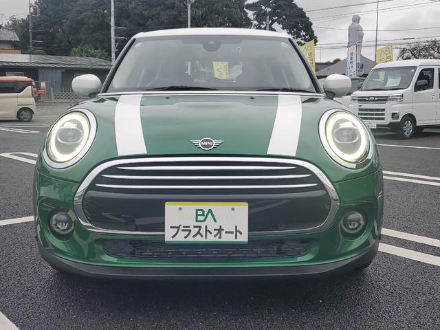 ＭＩＮＩ クーパー　雹害車両　女性ワンオーナー　ディーラー点検整備記録　純正ナビ　クリアランスソナー付きバックカメラ　インテリジェントセーフティー　シートシーター　シートカバー（4枚目）