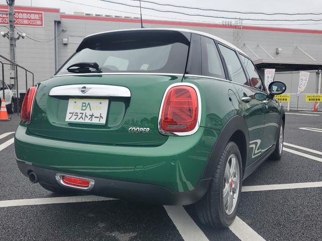 ＭＩＮＩ クーパー　雹害車両　女性ワンオーナー　ディーラー点検整備記録　純正ナビ　クリアランスソナー付きバックカメラ　インテリジェントセーフティー　シートシーター　シートカバー（10枚目）