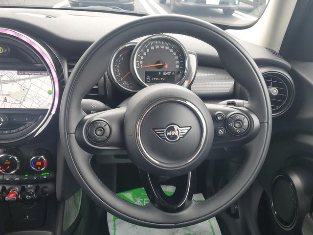 ＭＩＮＩ クーパー　雹害車両　女性ワンオーナー　ディーラー点検整備記録　純正ナビ　クリアランスソナー付きバックカメラ　インテリジェントセーフティー　シートシーター　シートカバー（33枚目）