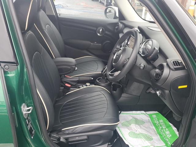 ＭＩＮＩ クーパー　雹害車両　女性ワンオーナー　ディーラー点検整備記録　純正ナビ　クリアランスソナー付きバックカメラ　インテリジェントセーフティー　シートシーター　シートカバー（40枚目）