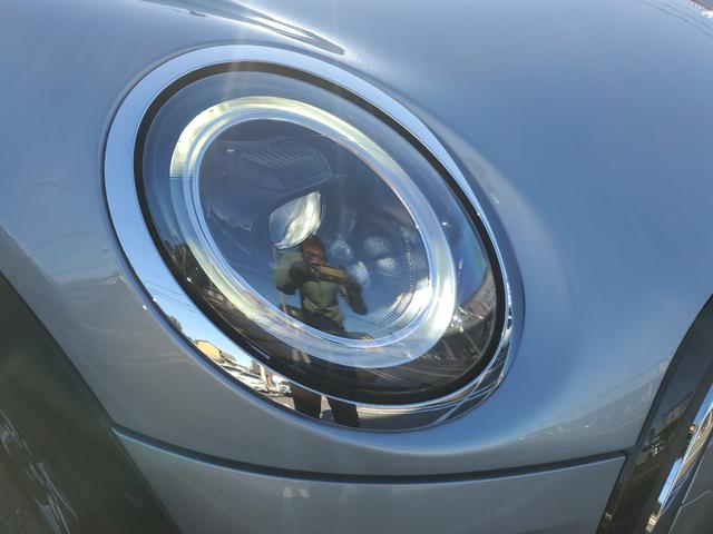 ＭＩＮＩ クーパー　ファーストパッケージエッセンシャル・トリム　雹害車両　認定中古車女性オーナー　ディラー点検整備記録　カープレイ　ミラー型ＥＴＣ　シートヒーター　インテリジェントセーフティー　スペアキー（11枚目）