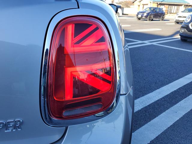 ＭＩＮＩ クーパー　ファーストパッケージエッセンシャル・トリム　雹害車両　認定中古車女性オーナー　ディラー点検整備記録　カープレイ　ミラー型ＥＴＣ　シートヒーター　インテリジェントセーフティー　スペアキー（14枚目）