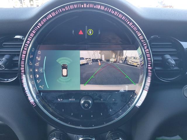 ＭＩＮＩ クーパー　ファーストパッケージエッセンシャル・トリム　雹害車両　認定中古車女性オーナー　ディラー点検整備記録　カープレイ　ミラー型ＥＴＣ　シートヒーター　インテリジェントセーフティー　スペアキー（19枚目）