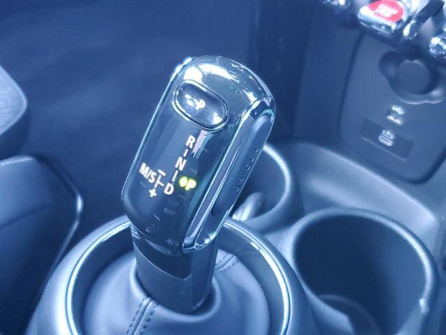 ＭＩＮＩ クーパー　ファーストパッケージエッセンシャル・トリム　雹害車両　認定中古車女性オーナー　ディラー点検整備記録　カープレイ　ミラー型ＥＴＣ　シートヒーター　インテリジェントセーフティー　スペアキー（26枚目）