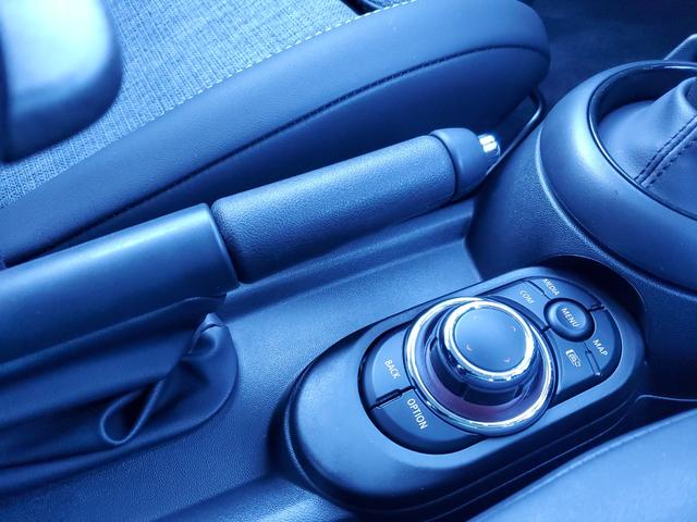 ＭＩＮＩ クーパー　ファーストパッケージエッセンシャル・トリム　雹害車両　認定中古車女性オーナー　ディラー点検整備記録　カープレイ　ミラー型ＥＴＣ　シートヒーター　インテリジェントセーフティー　スペアキー（28枚目）