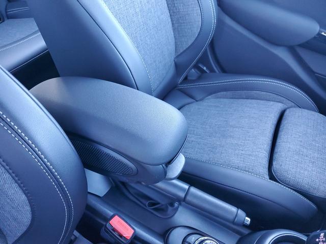 ＭＩＮＩ クーパー　ファーストパッケージエッセンシャル・トリム　雹害車両　認定中古車女性オーナー　ディラー点検整備記録　カープレイ　ミラー型ＥＴＣ　シートヒーター　インテリジェントセーフティー　スペアキー（41枚目）