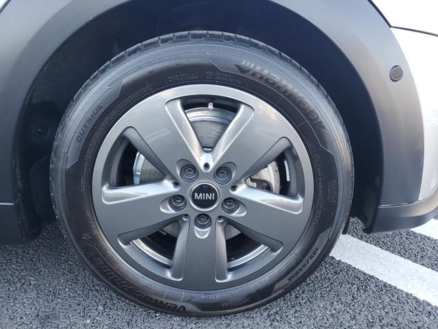 ＭＩＮＩ クーパー　ファーストパッケージエッセンシャル・トリム　雹害車両　認定中古車女性オーナー　ディラー点検整備記録　カープレイ　ミラー型ＥＴＣ　シートヒーター　インテリジェントセーフティー　スペアキー（53枚目）