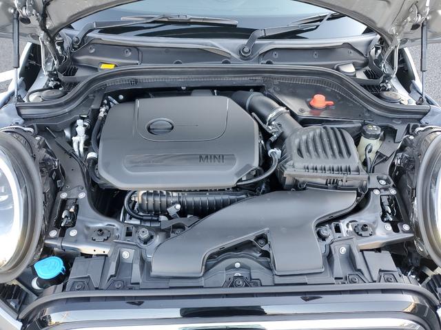 ＭＩＮＩ クーパー　ファーストパッケージエッセンシャル・トリム　雹害車両　認定中古車女性オーナー　ディラー点検整備記録　カープレイ　ミラー型ＥＴＣ　シートヒーター　インテリジェントセーフティー　スペアキー（54枚目）