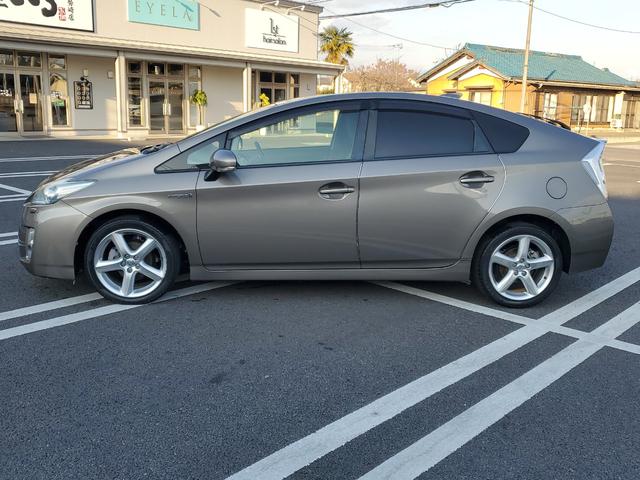 プリウス S LEDエディション 女性オーナー アルパインナビ アルパインリアモニター ETC バックカメラ 特別仕様車 17インチトヨタ純正アルミ(6枚目)