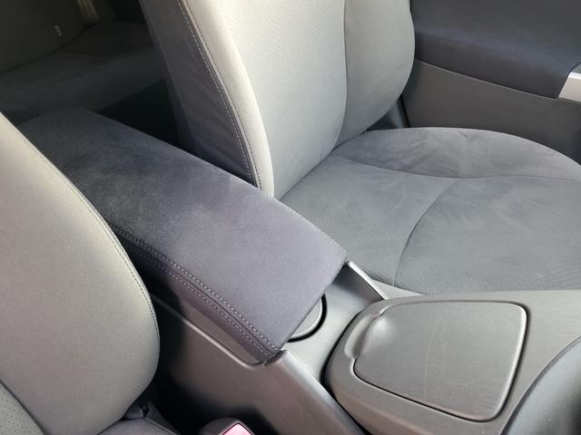 プリウス S LEDエディション 女性オーナー アルパインナビ アルパインリアモニター ETC バックカメラ 特別仕様車 17インチトヨタ純正アルミ(33枚目)