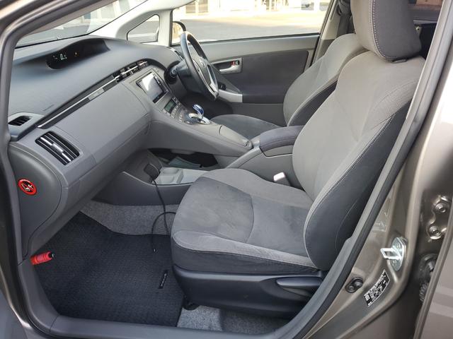 プリウス S LEDエディション 女性オーナー アルパインナビ アルパインリアモニター ETC バックカメラ 特別仕様車 17インチトヨタ純正アルミ(38枚目)