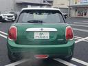 ＭＩＮＩ クーパー　雹害車両　女性ワンオーナー　ディーラー点検整備記録　純正ナビ　クリアランスソナー付きバックカメラ　インテリジェントセーフティー　シートシーター　シートカバー（5枚目）