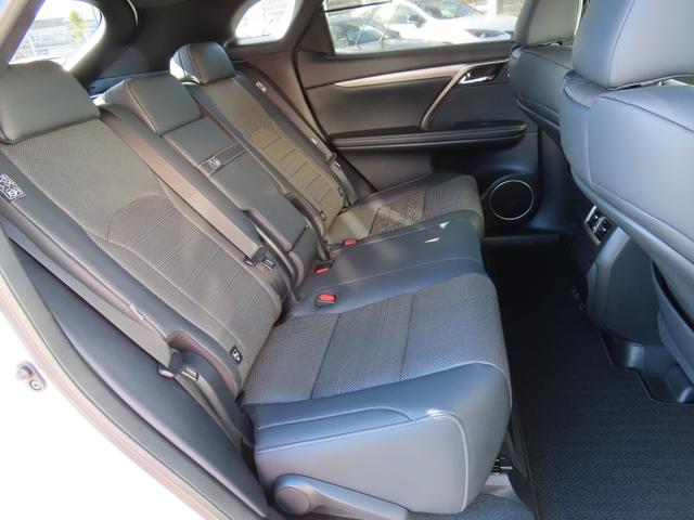 RX RX450hFスポーツ4WD最終 黒革PSRパノラV 4WD最終モデル 黒革パノラマSR パノラミックV BSM カラーHUD AHB 禁煙車 TVジャンパ Dレコーダ AC100W ルーフR PBドア 3眼LED F専用20AW(19枚目)