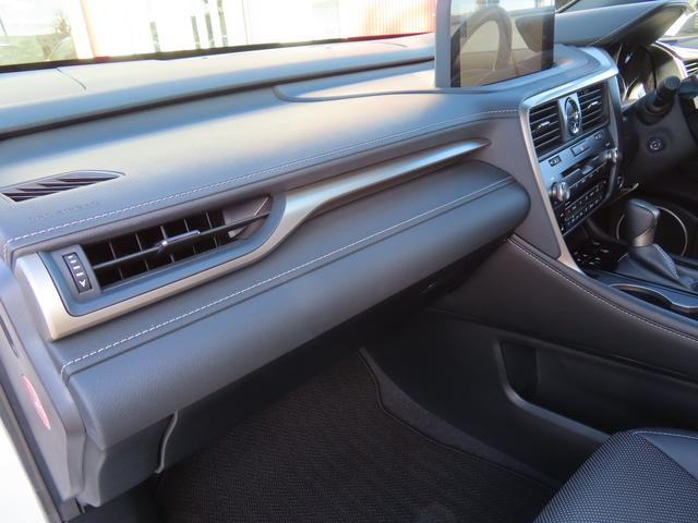 RX RX450hFスポーツ4WD最終 黒革PSRパノラV 4WD最終モデル 黒革パノラマSR パノラミックV BSM カラーHUD AHB 禁煙車 TVジャンパ Dレコーダ AC100W ルーフR PBドア 3眼LED F専用20AW(52枚目)