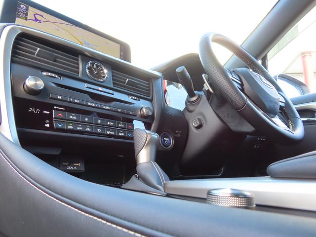 RX RX450hFスポーツ4WD最終 黒革PSRパノラV 4WD最終モデル 黒革パノラマSR パノラミックV BSM カラーHUD AHB 禁煙車 TVジャンパ Dレコーダ AC100W ルーフR PBドア 3眼LED F専用20AW(72枚目)