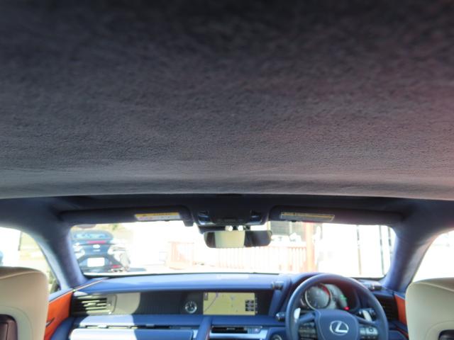 ������D���������k�b��p�A���J���^�[�����[�t���C�j���O�͐F�����̔����������Ƃ�Ƃ��������A�@�ׂȃ^�b�`�͌܊���S�n�悭�h�������������₭�났�����ɗ��܂�Ȃ��㎿�ŃX�|�[�e�B�ȕ��͋C�������o���܂��B