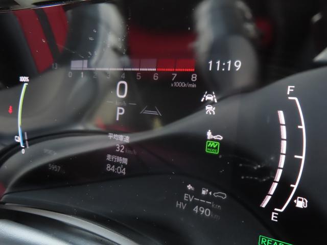 �e�X�|�[�c��p�s�e�s�t�������[�^�[�́A�^�]���ɕK�v�ȏ����m���ɓ`���邽�߃R���e���c�̔z�u���H�v�B�i�r���[�g���A�^�]�x���V�X�e����ԁA�i�r�����\�莞���A�q���\�����̏펞�\���ɑΉ����܂����B