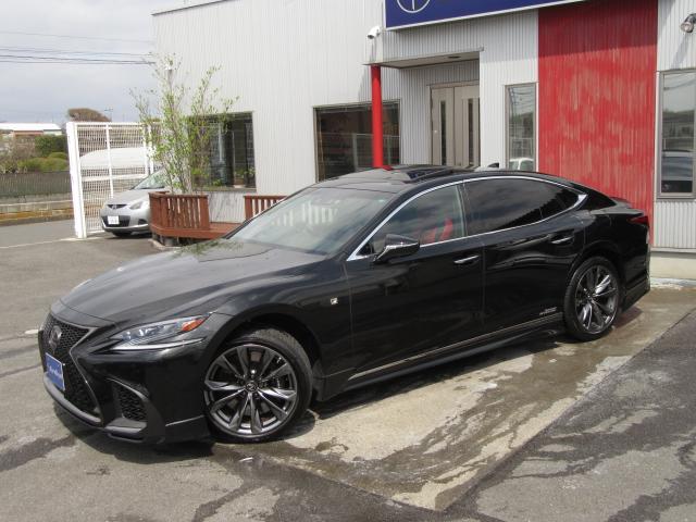 LS500hFスポ4WD1オナ赤革SR Dミラ TRDエアロ 4WD 1オナ 赤革SR 純ナビ地デジ LSS+ パノラミックV BSM Dミラー カラーHUD 禁煙車 TVジャンパ AC1500W 後席H パワトラ TRDエアロ(F・S・R・TR)&4本出マフラ(3枚目)