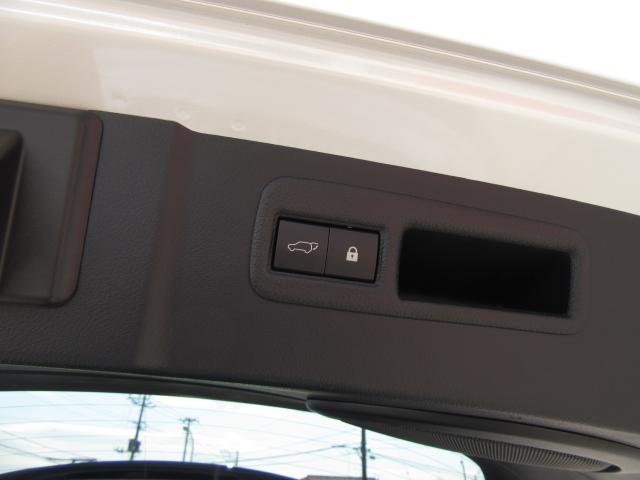 NX300hVerL4WD1オナ黒革SRパノラV モデエアロ 4WD 1オナ黒革SR ナビ地デジ LSS+ パノラミックV BSM PKSB カラーHUD 禁煙車 Dレコーダ エンスタ RCTA AHS 後席電動&H 3眼LED ルーフR 同色アーチ モデエアロ(41枚目)