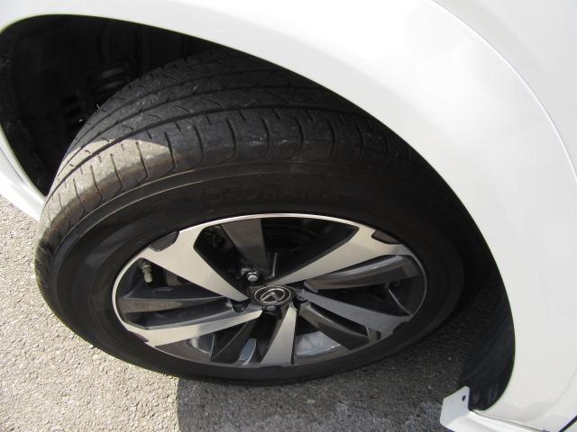 NX300hVerL4WD1オナ黒革SRパノラV モデエアロ 4WD 1オナ黒革SR ナビ地デジ LSS+ パノラミックV BSM PKSB カラーHUD 禁煙車 Dレコーダ エンスタ RCTA AHS 後席電動&H 3眼LED ルーフR 同色アーチ モデエアロ(50枚目)