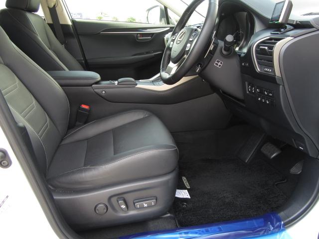 NX300hVerL4WD1オナ黒革SRパノラV モデエアロ 4WD 1オナ黒革SR ナビ地デジ LSS+ パノラミックV BSM PKSB カラーHUD 禁煙車 Dレコーダ エンスタ RCTA AHS 後席電動&H 3眼LED ルーフR 同色アーチ モデエアロ(60枚目)