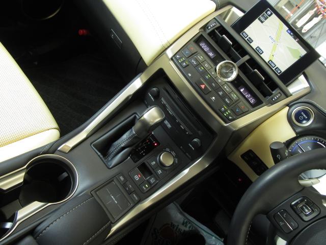 NX300hVerL 白革SRマクレビ 全レーダC TOMS 後期 白革SR 純ナビ地デジ マクレビ 全車速レーダC プリクラ パノラV BSM AHB LDA HUD 禁煙車 TVジャンパ 後席電動 AC100W PBドア 3眼LED トムスエアロ&4本マフラ(16枚目)