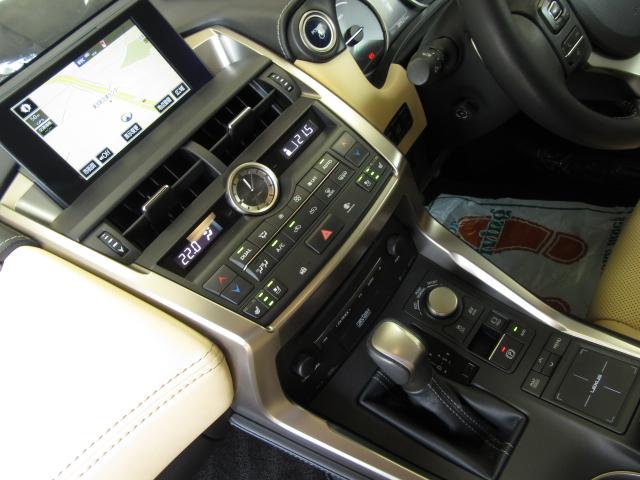 NX300hVerL 白革SRマクレビ 全レーダC TOMS 後期 白革SR 純ナビ地デジ マクレビ 全車速レーダC プリクラ パノラV BSM AHB LDA HUD 禁煙車 TVジャンパ 後席電動 AC100W PBドア 3眼LED トムスエアロ&4本マフラ(70枚目)