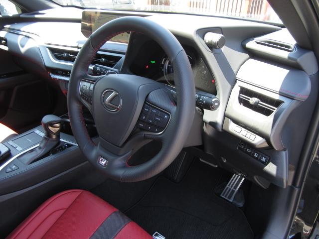 UX250hFスポ4WD 1オナ赤革 パノラV カラーHUD 4WD 1オナ赤革 ベンチ&ヒータS 純ナビ地デジ LSS+ パノラミックV BSM PKSB カラーHUD 禁煙車 Dレコーダ AHS AC1500W ルーフR PBドア 3眼LED 18AW(61枚目)