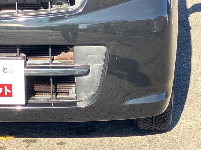 ステラ Ｌ　５速マニュアル　ＣＤオーディオ　キーレス　電動格納ミラー　キセノンライト　ドアバイザー　リアワイパー　ＡＢＳ　ダブルエアバッグ　エアコン　パワステ　パワーウインドウ　ワンオーナー車　純正１４インチＡＷ（9枚目）