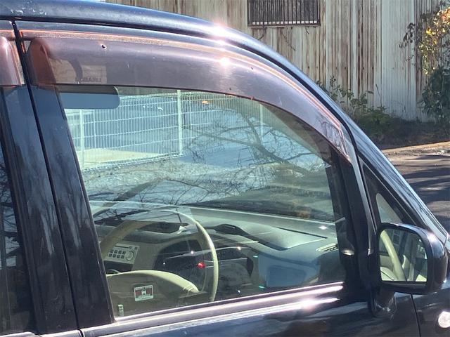 ステラ Ｌ　５速マニュアル　ＣＤオーディオ　キーレス　電動格納ミラー　キセノンライト　ドアバイザー　リアワイパー　ＡＢＳ　ダブルエアバッグ　エアコン　パワステ　パワーウインドウ　ワンオーナー車　純正１４インチＡＷ（30枚目）