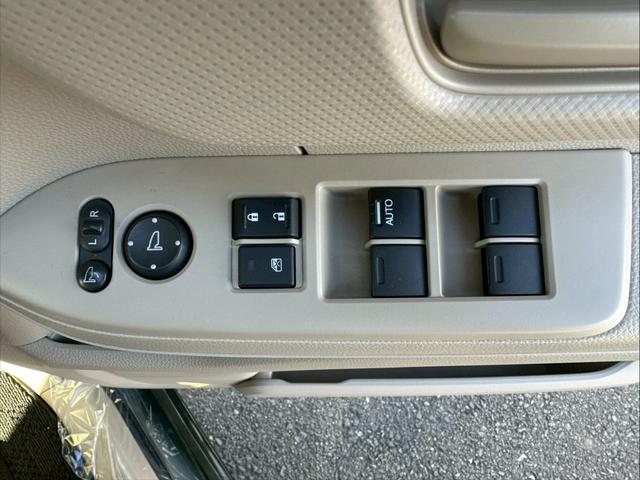 Ｎ－ＢＯＸ 　プッシュスタート・ＥＴＣ・ステアリングスイッチ・衝突軽減ブレーキ・バックカメラ・電動格納ドアミラー・オートエアコン（13枚目）