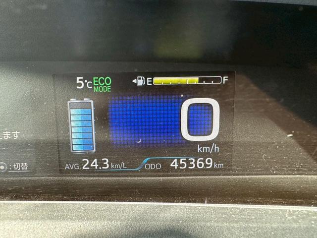 プリウス Ａ　電動格納ドアミラー・オートエアコン・ナビ・ｂｌｕｅｔｏｏｔｈ・ＣＤ・ＴＶ・ステアリングスイッチ・パワースイッチ・ＥＴＣ・バックカメラ・衝突軽減ブレーキ（31枚目）