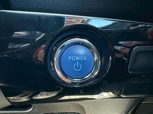 プリウス 　オート格納ドアミラー・オートエアコン・ステアリングスイッチ・純正ナビ・ＴＶ・Ｂｌｕｅｔｏｏｔｈ・ＣＤ・パワースイッチ・ＥＴＣ・バックカメラ・衝突軽減ブレーキ（33枚目）