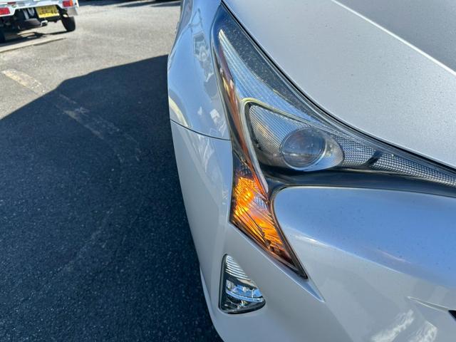 プリウス 　オート格納ドアミラー・オートエアコン・ステアリングスイッチ・純正ナビ・ＴＶ・Ｂｌｕｅｔｏｏｔｈ・ＣＤ・パワースイッチ・ＥＴＣ・バックカメラ・衝突軽減ブレーキ（53枚目）