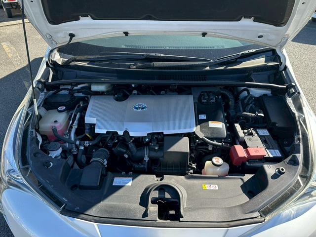 プリウス 　オート格納ドアミラー・オートエアコン・ステアリングスイッチ・純正ナビ・ＴＶ・Ｂｌｕｅｔｏｏｔｈ・ＣＤ・パワースイッチ・ＥＴＣ・バックカメラ・衝突軽減ブレーキ（64枚目）