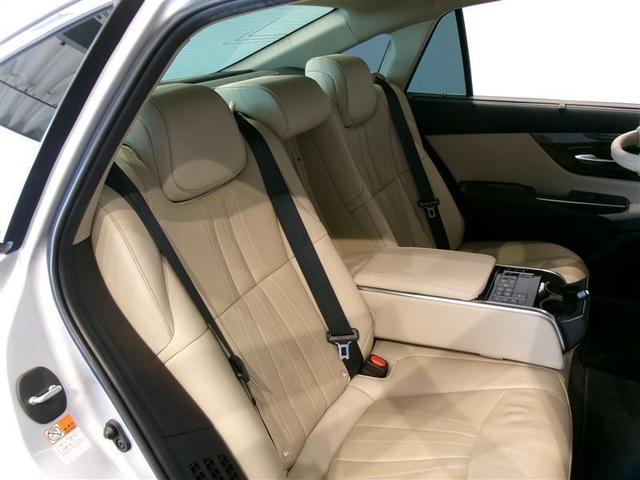 クラウンハイブリッド Ｇ－エグゼクティブ　Ｆｏｕｒ　革シート　サンルーフ　４ＷＤ　フルセグ　メモリーナビ　ＤＶＤ再生　ミュージックプレイヤー接続可　バックカメラ　衝突被害軽減システム　ＥＴＣ　ＬＥＤヘッドランプ　記録簿（16枚目）